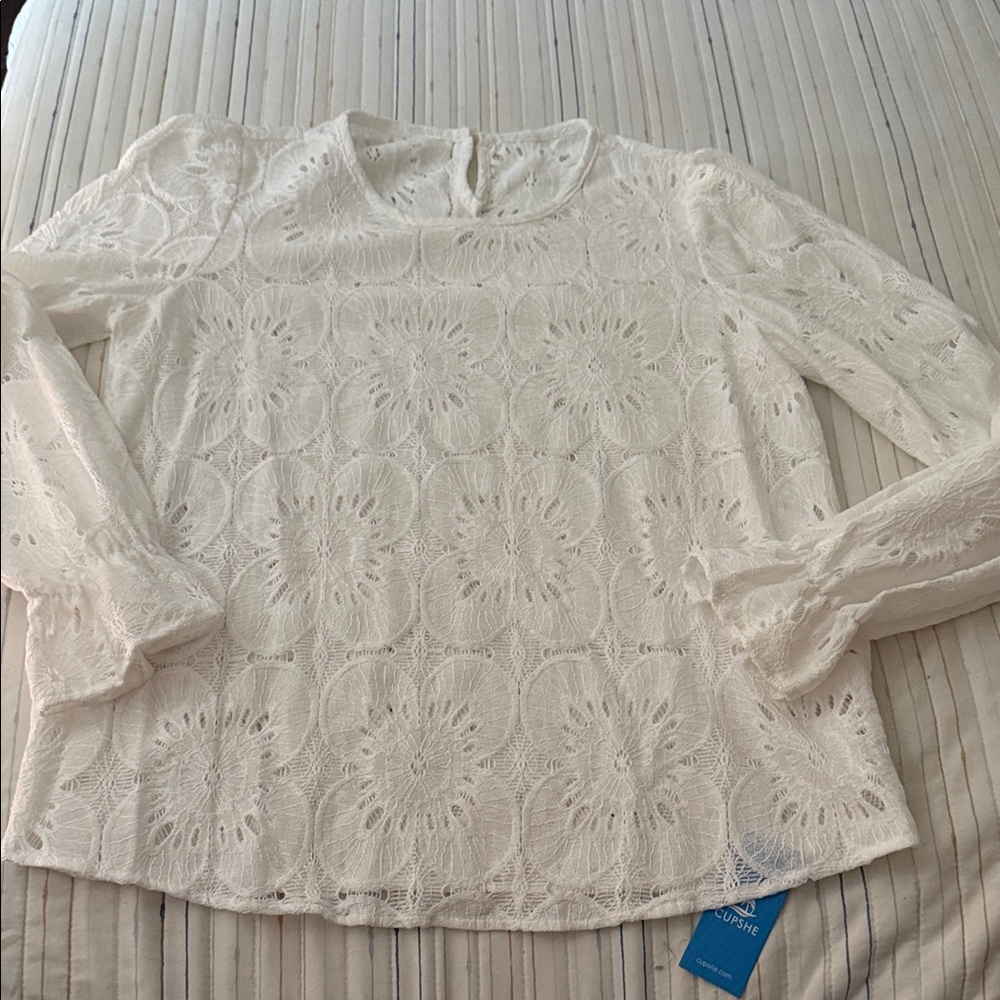 Cupshe White floral eyelet Blouse with trumpet sleeves - Picture 5 of 11